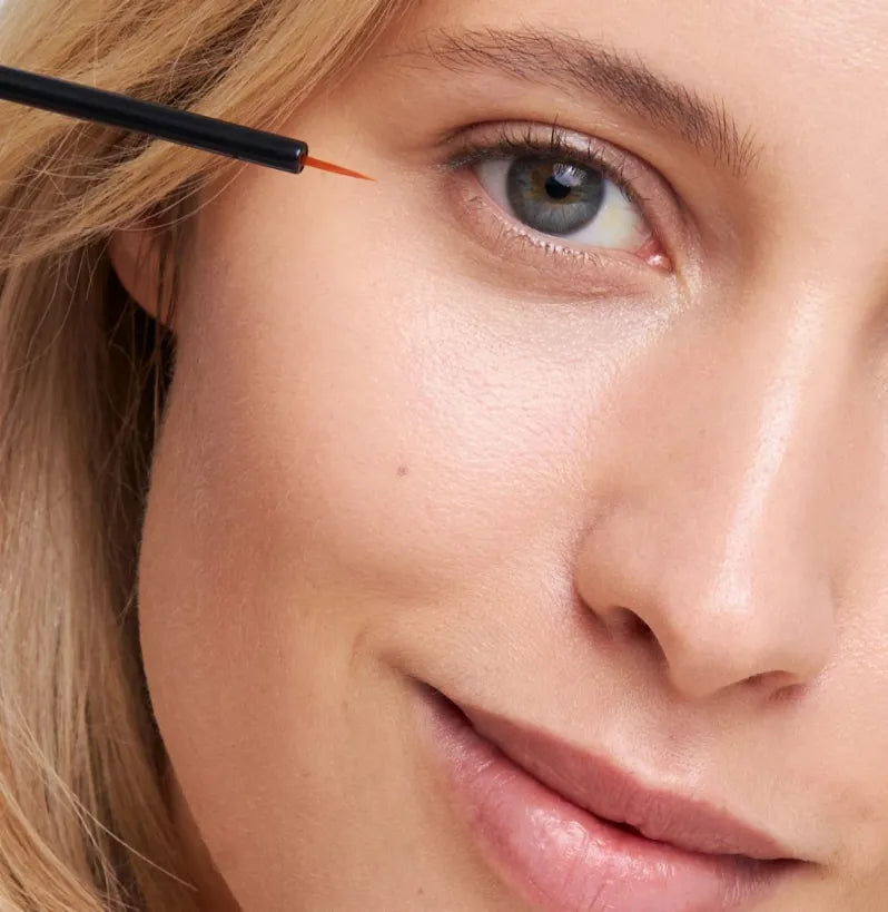 NUTRALASH Wimpernserum – Anwendung am Wimpernkranz